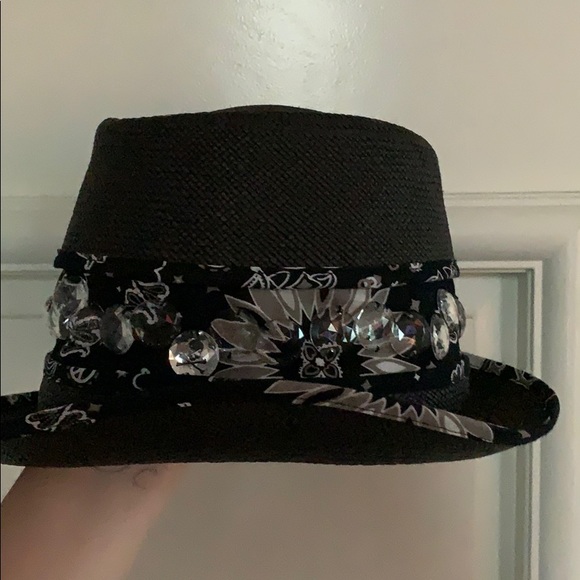 Hat - Picture 2 of 3